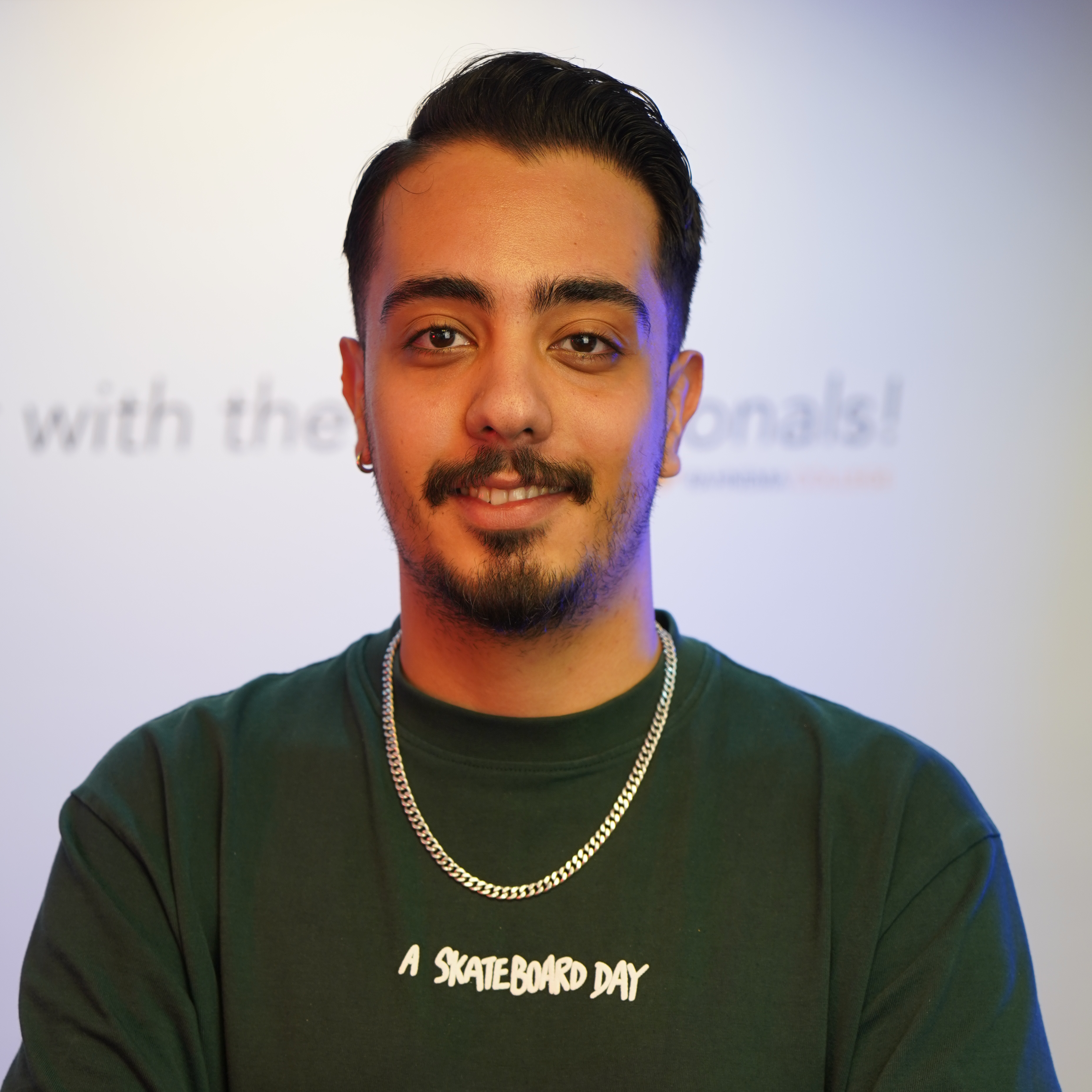 حمید اخوان