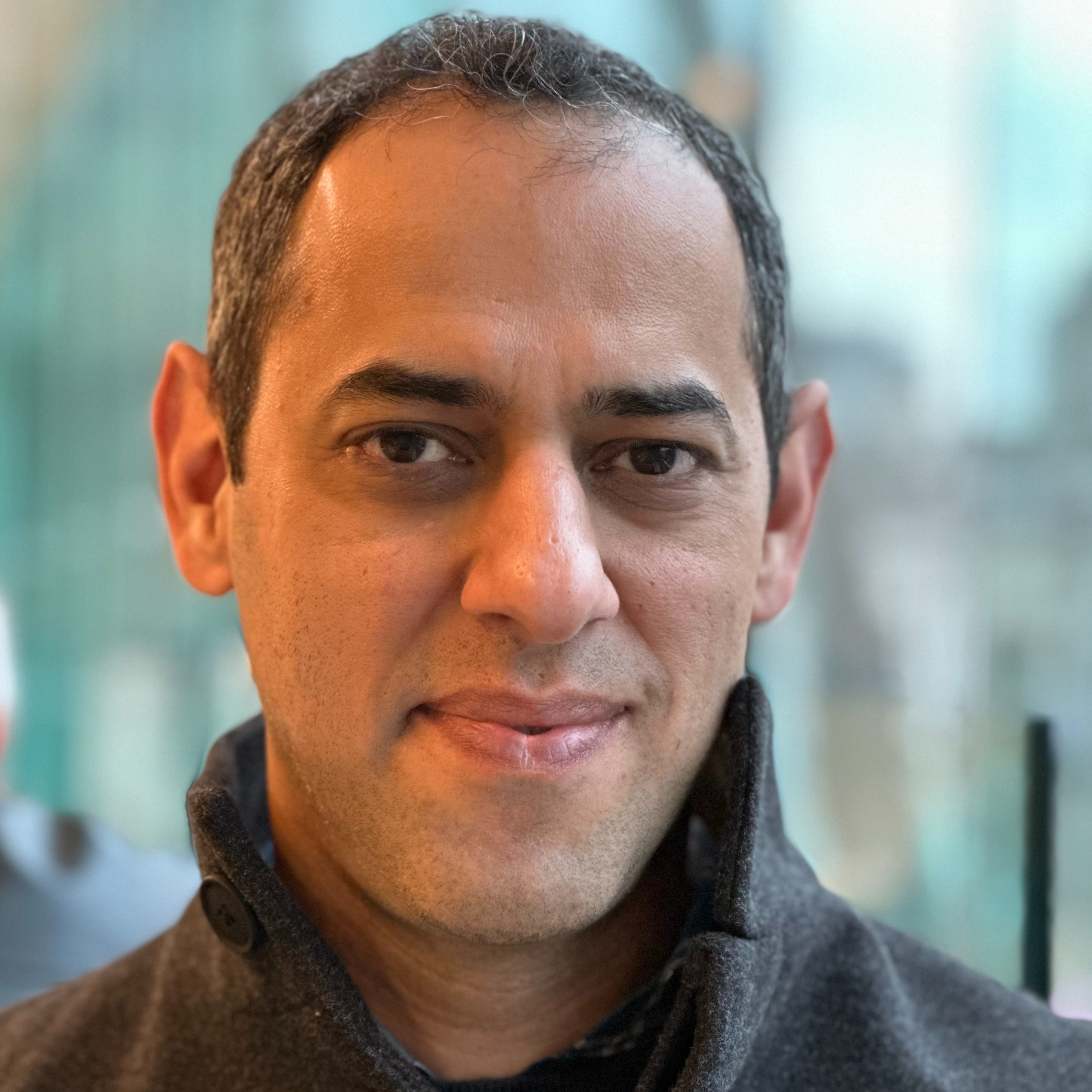 وحید حکمی وحید حکمی