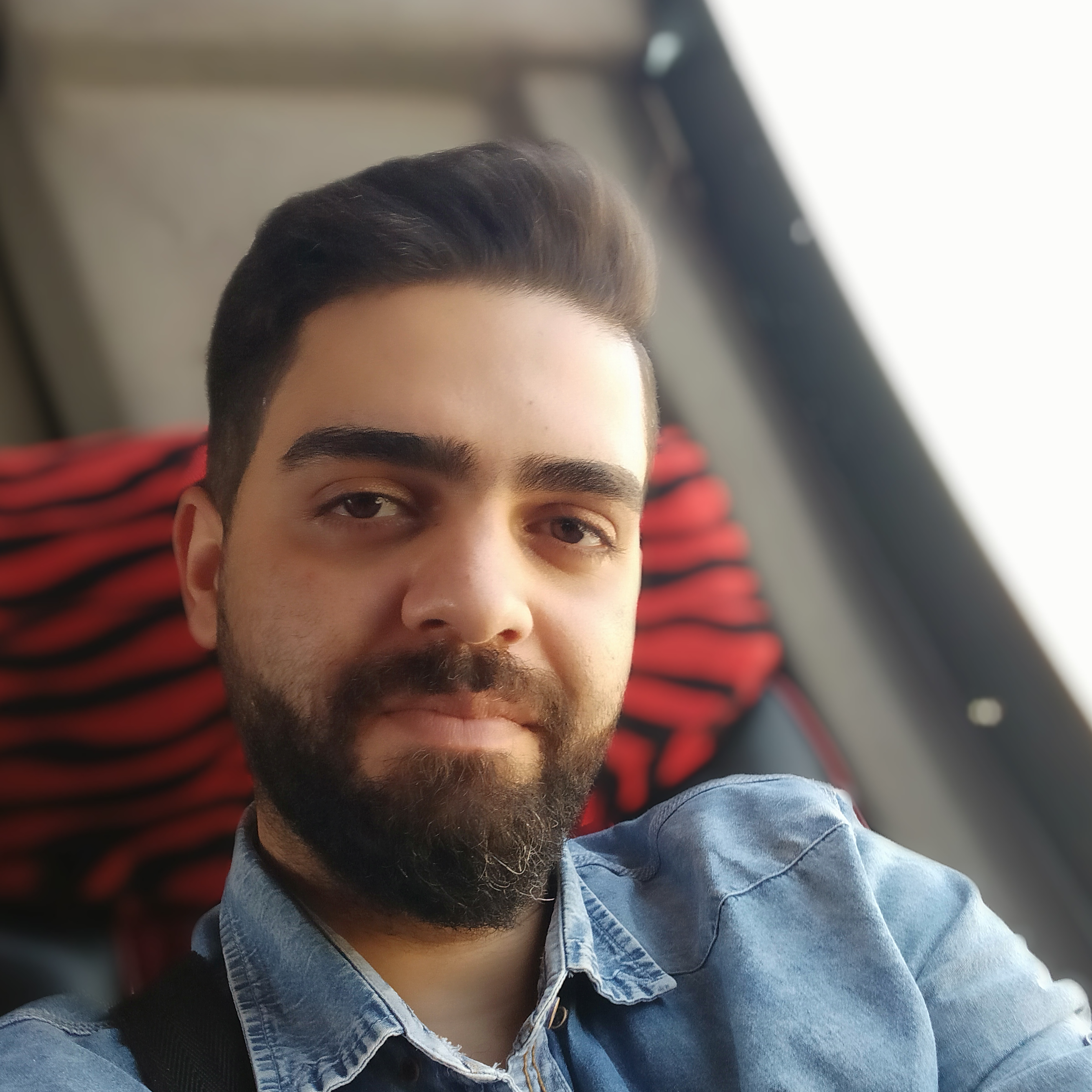 وحید اعجمی