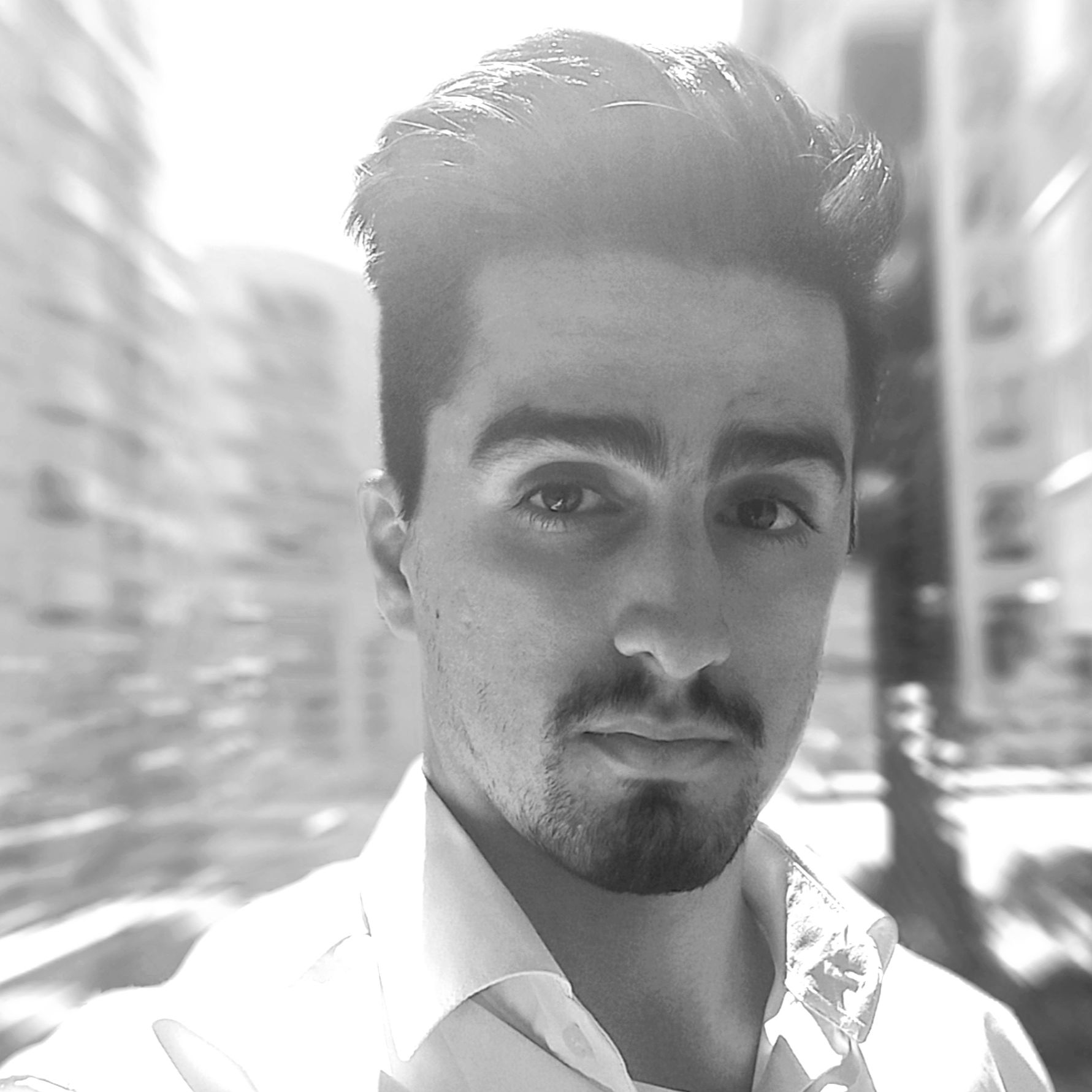 امین فرج زاده