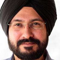 maktabkhooneh-teacher Rav Ahuja