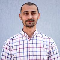 maktabkhooneh-teacher Vladimir Raykov